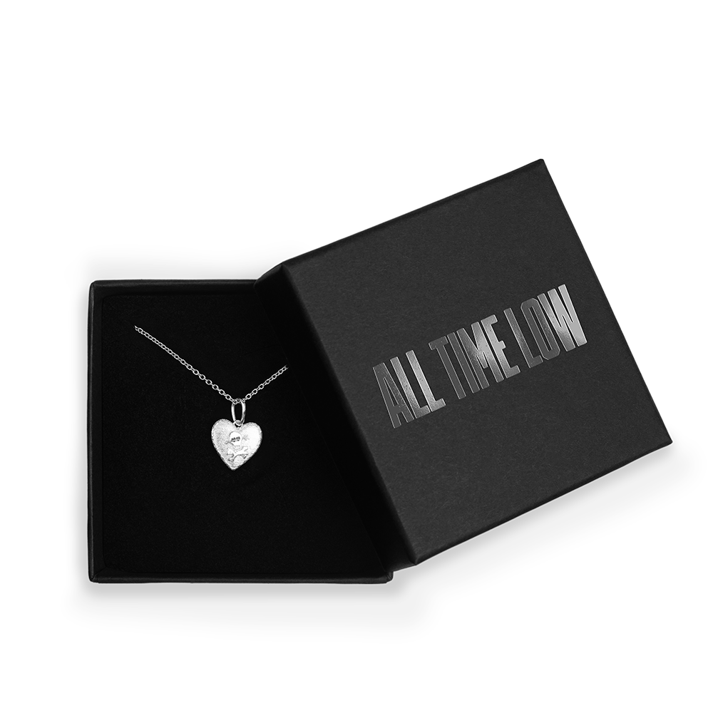 Skull Logo Heart Necklace Box